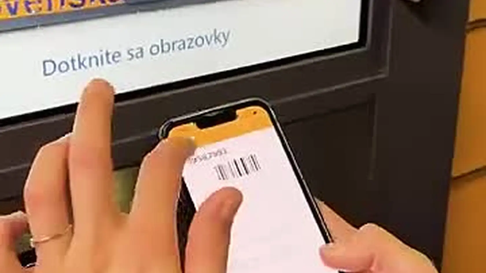Slovenská pošta sa približuje k ľuďom a modernizuje. Jednou z noviniek je napríklad aj mobilná aplikácia na zaplatenie dobierky.