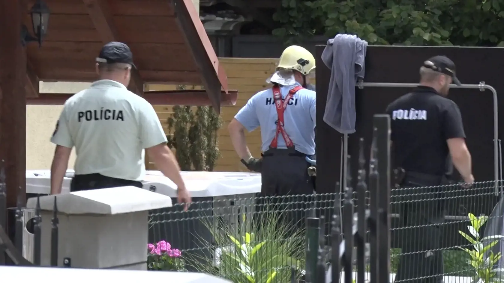 Nešťastie v osade Gápeľ vo Valaskej Belej (okres Prievidza) policajti hodiny dokumentovali.