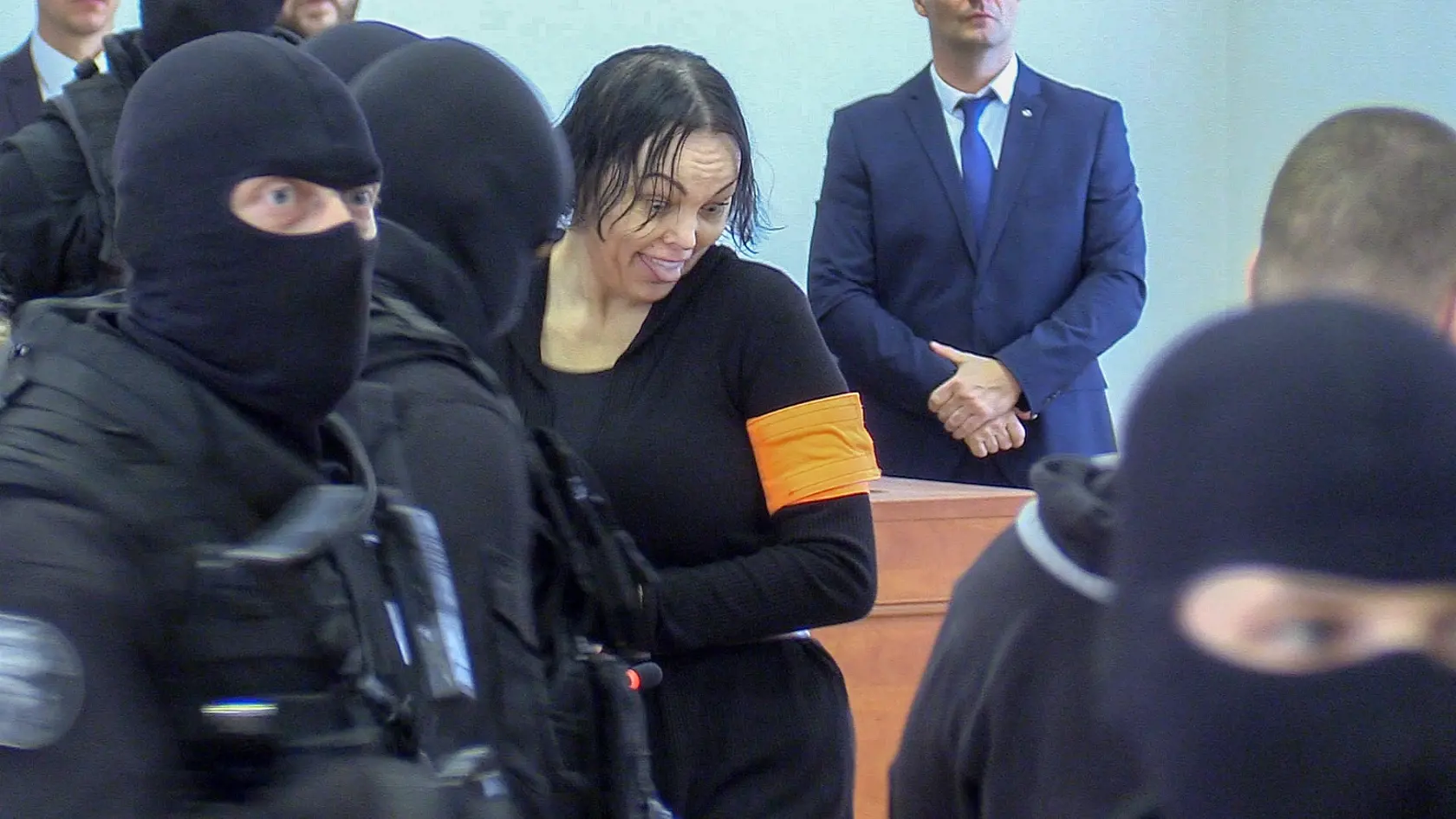 Obžalovaná Alena Zs. sa usmieva na verejnom zasadnutí predbežného prejednania obžaloby vo veci vraždy novinára Jána Kuciaka a jeho snúbenice Martiny Kušnírovej na Špecializovanom trestnom súde v Pezinku 19. decembra 2019.