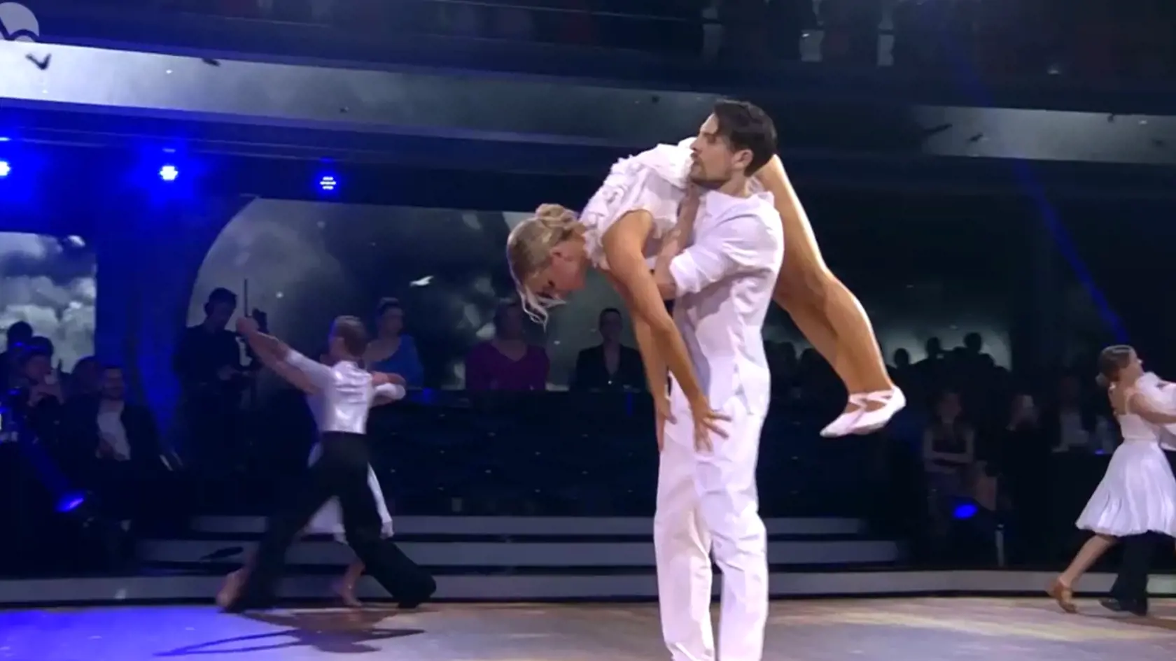 Pieseň “Vtáky” od Richarda Autnera odprezentovali svojim showdance Juraj s Natáliou.