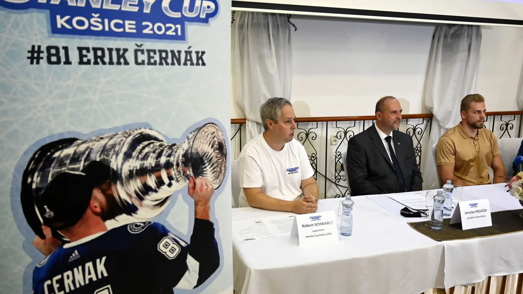 Tlačová konferencia s Erikom Černákom pri príležitosti príchodu Stanleyho pohára do Košíc