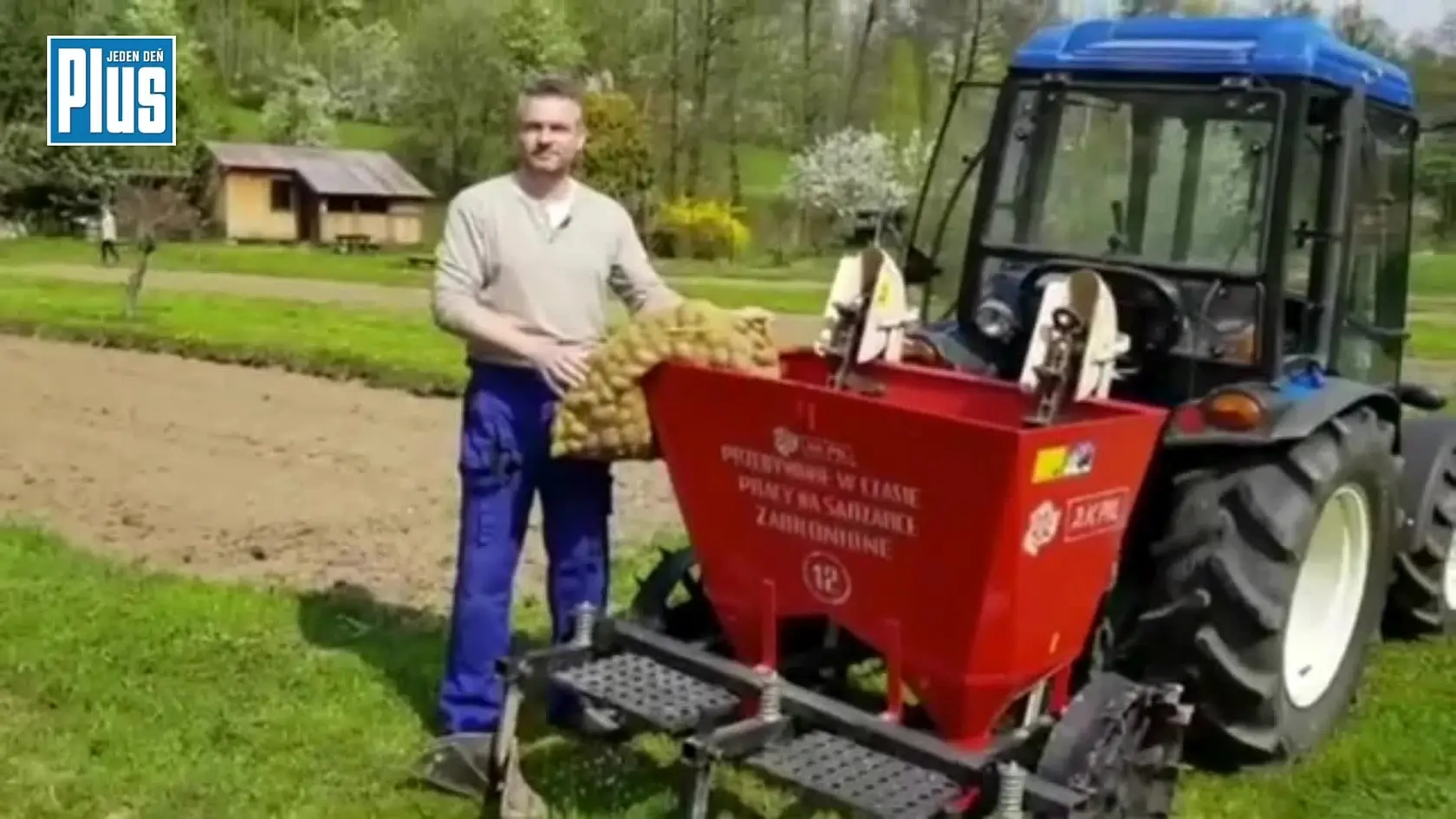 Peter Pellegrini, ešte ako premiér v roku 2018, jazdil na traktore a sadil zemiaky