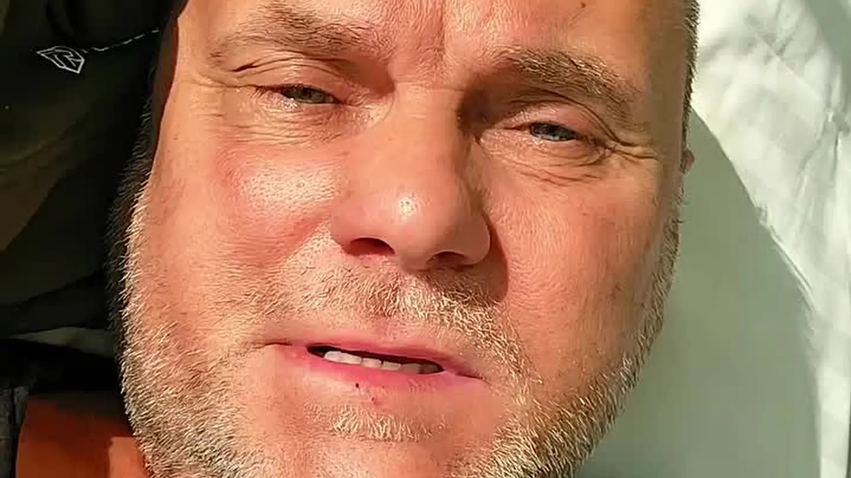 Známy slovenský komik skončil v NEMOCNICI! Týždeň v obrovských bolestiach a PLAČ