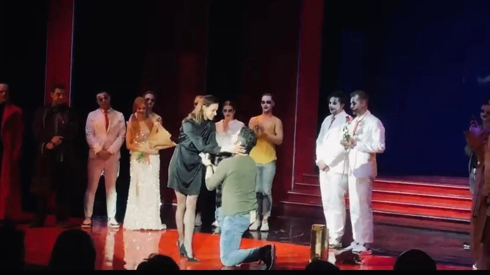 Herec Peter Makranský sa zasnúbil na derniére muzikálu Turandot.