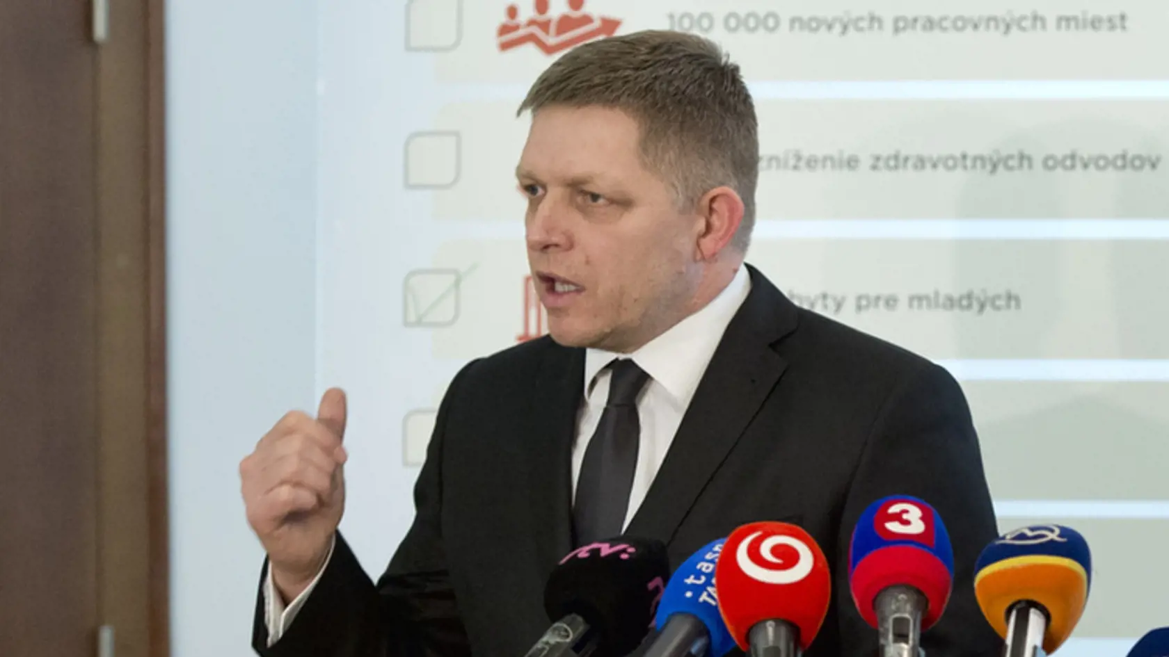 Premiér Robert Fico tvrdí, že KDH má DNA na rozbíjanie vlády.