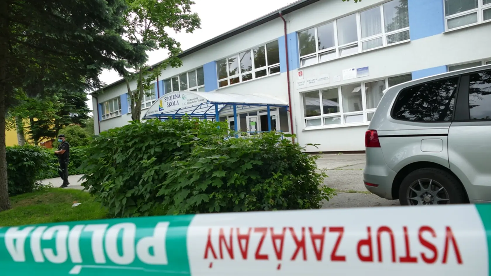 Útok nožom v škole vo Vrútkach rozcítil Slovensko.