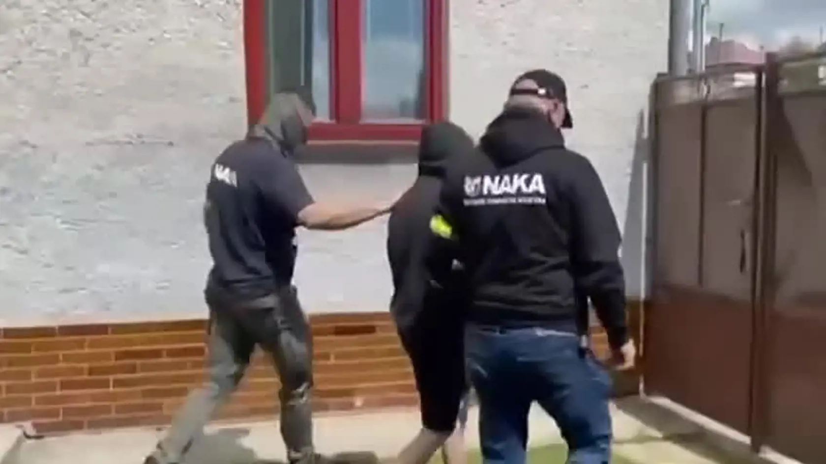 NAKA zadržala len 14-ročného tínedžera. Mal poslať poplašnú správu o bombovej hrozbe do jednej zo škôl v Brezne.
