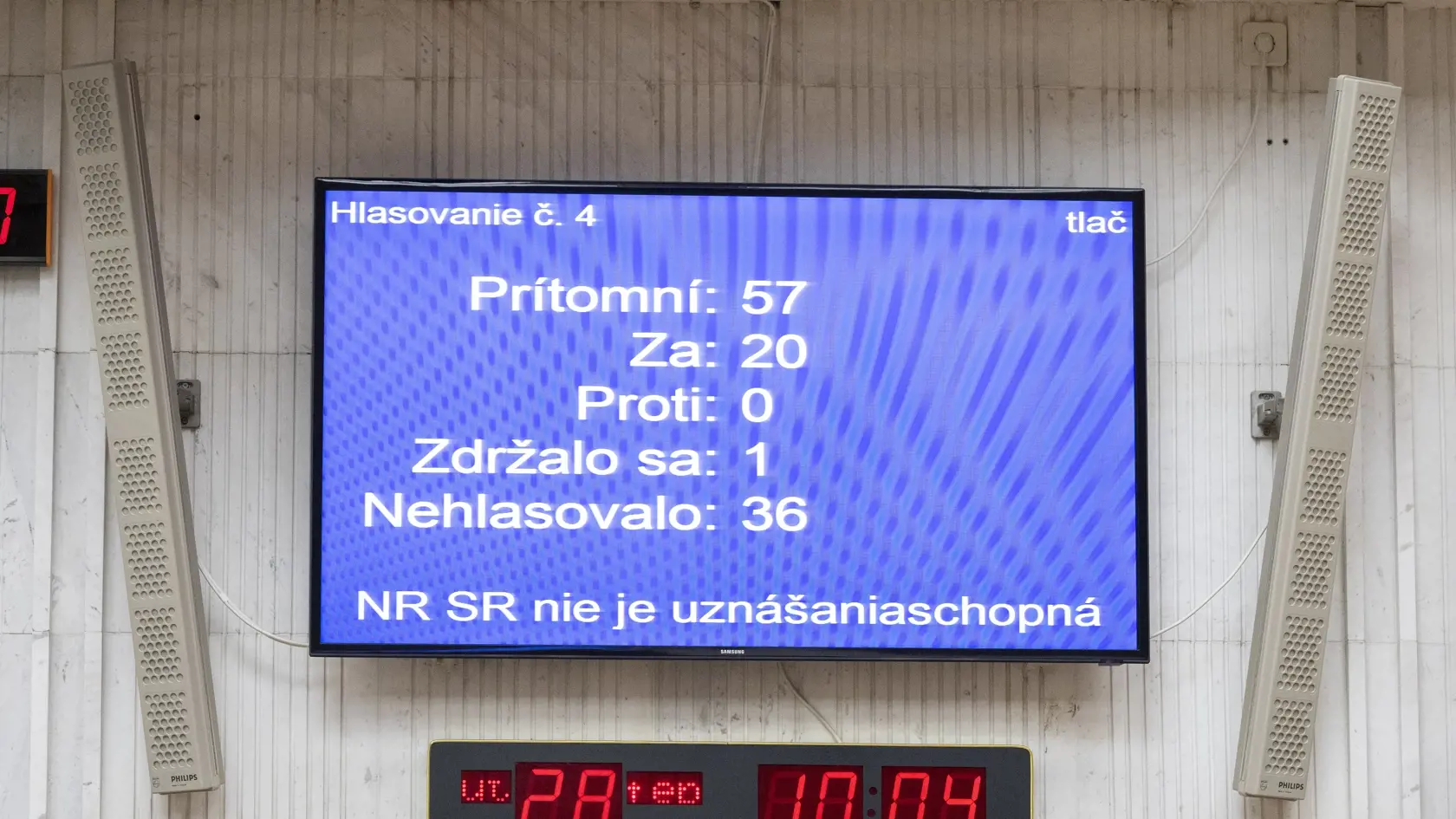 Na snímke tabuľa s výsledkom po neúspešnom hlasovaní o uznášaniaschopnosti parlamentu SR SR k otvoreniu 87. mimoriadnej schôdze Národnej rady SR o dodaní slovenských stíhačiek Mig-29 na Ukrajinu a skoršom termíne predčasných volieb v Bratislave 28. februára 2023. Ani v utorok sa Národnej rade (NR) SR nepodarilo dostať k mimoriadnemu rokovaniu k téme skoršieho termínu predčasných parlamentných volieb a poskytnutia stíhačiek MiG-29 Ukrajine. Parlament nebol pri začiatku schôdze uznášaniaschopný, p