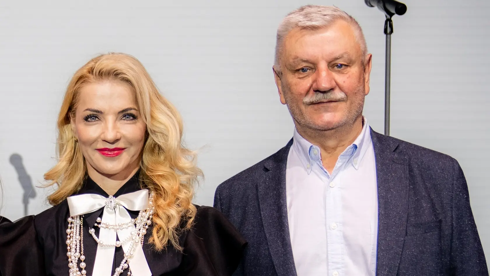 Na snímke zľava generálny tajomník služobného úradu Ministerstva kultúry (MK) SR Lukáš Machala, nová generálna riaditeľka STVR Martina Flašíková, ministerka kultúry SR Martina Šimkovičová (nominantka SNS) a predseda Rady STVR Jozef Krošlák. 