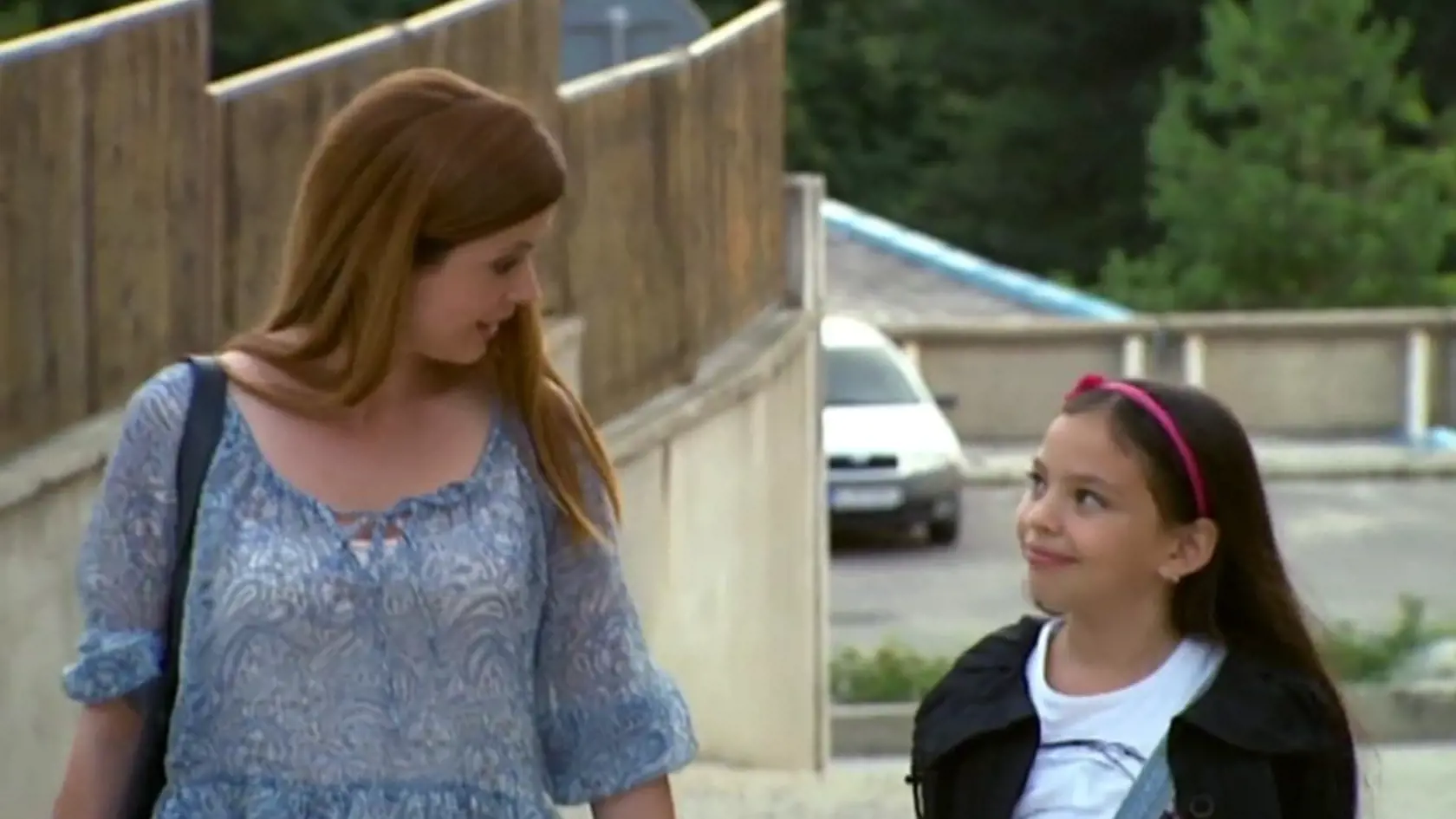 Emma Tarageľová si v seriáli Druhý dych zahrala malú Barborku.