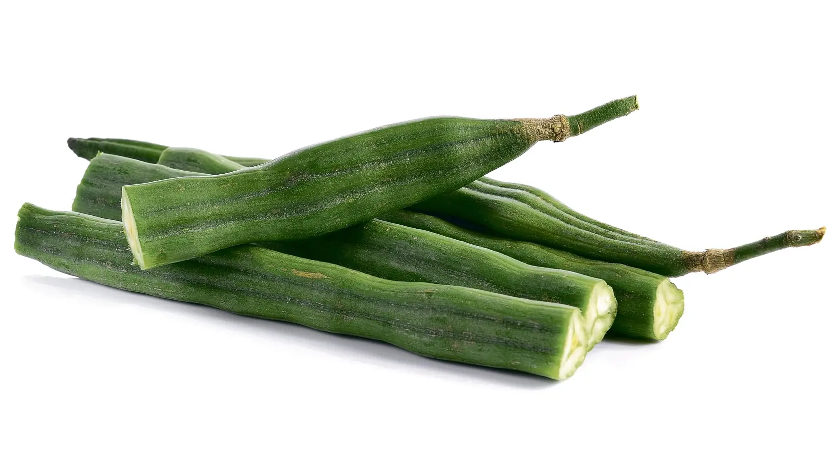 Moringa verzus brokolica?
Prášok z chrenového stromu, ktorému sa dobre darí v Himalájach, je v poslednom čase poriadne „in“. Internetoví predajcovia moringy argumentujú jej vysokým obsahom vitamínov a minerálov, konkrétne je to B2, éčko, draslík, železo, zinok a mangán. Majú pravdu, no často zabúdajú upozorniť na fakt, že „ich“ superpotravina má slúžiť len ako doplnok výživy pri oslabenej imunite, zvýšenom výkone alebo pri nedostatku živín. Čo keby ste radšej siahli po našej úplne „bezpečnej“ br
