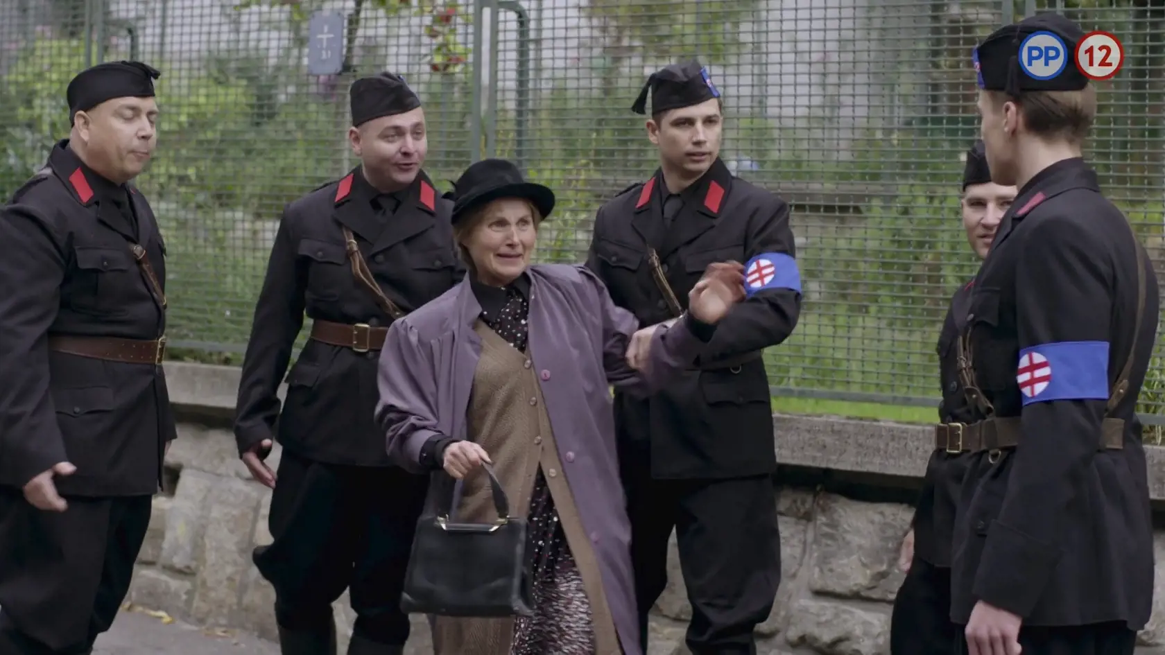 Pani Máriu zmlátia v seriáli Dunaj, k vašim službám, mladí gardisti.