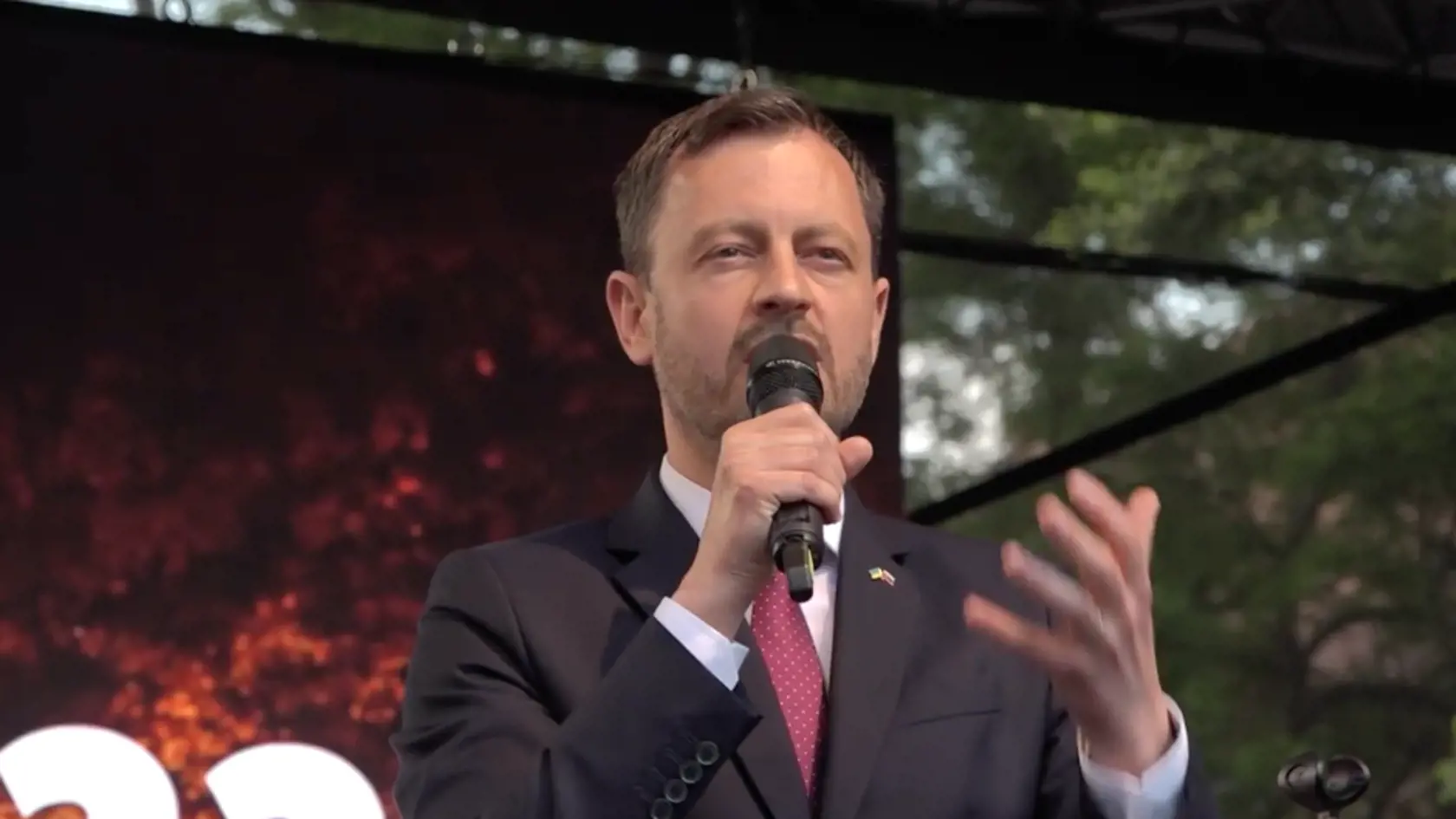 Na snímke predseda vlády SR Eduard Heger (OĽaNO)