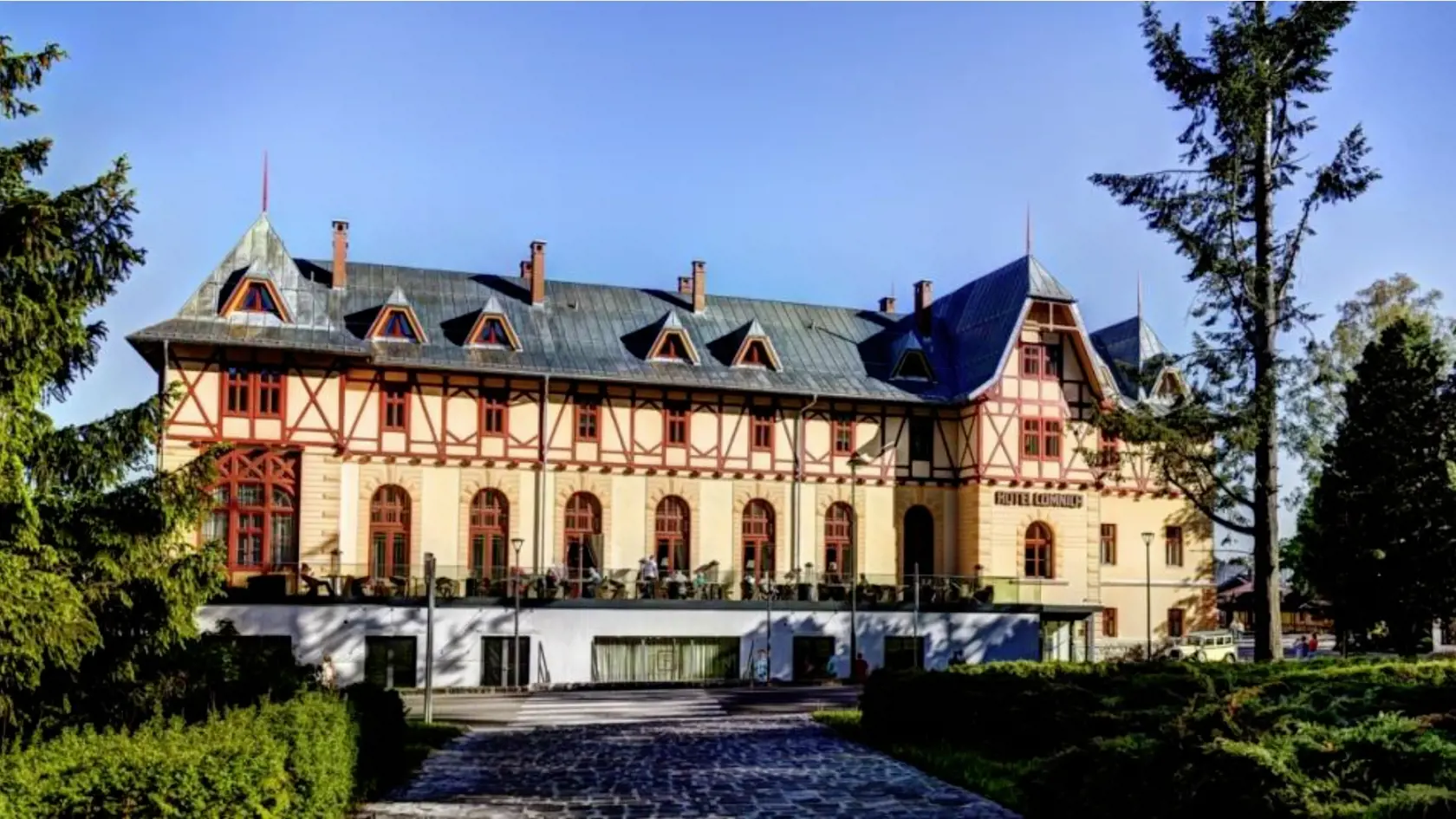 Luxusný hotel Lomnica v Tatranskej Lomnici. Tu by mali byť ubytovaní Carmen a Robert od štvrtka.