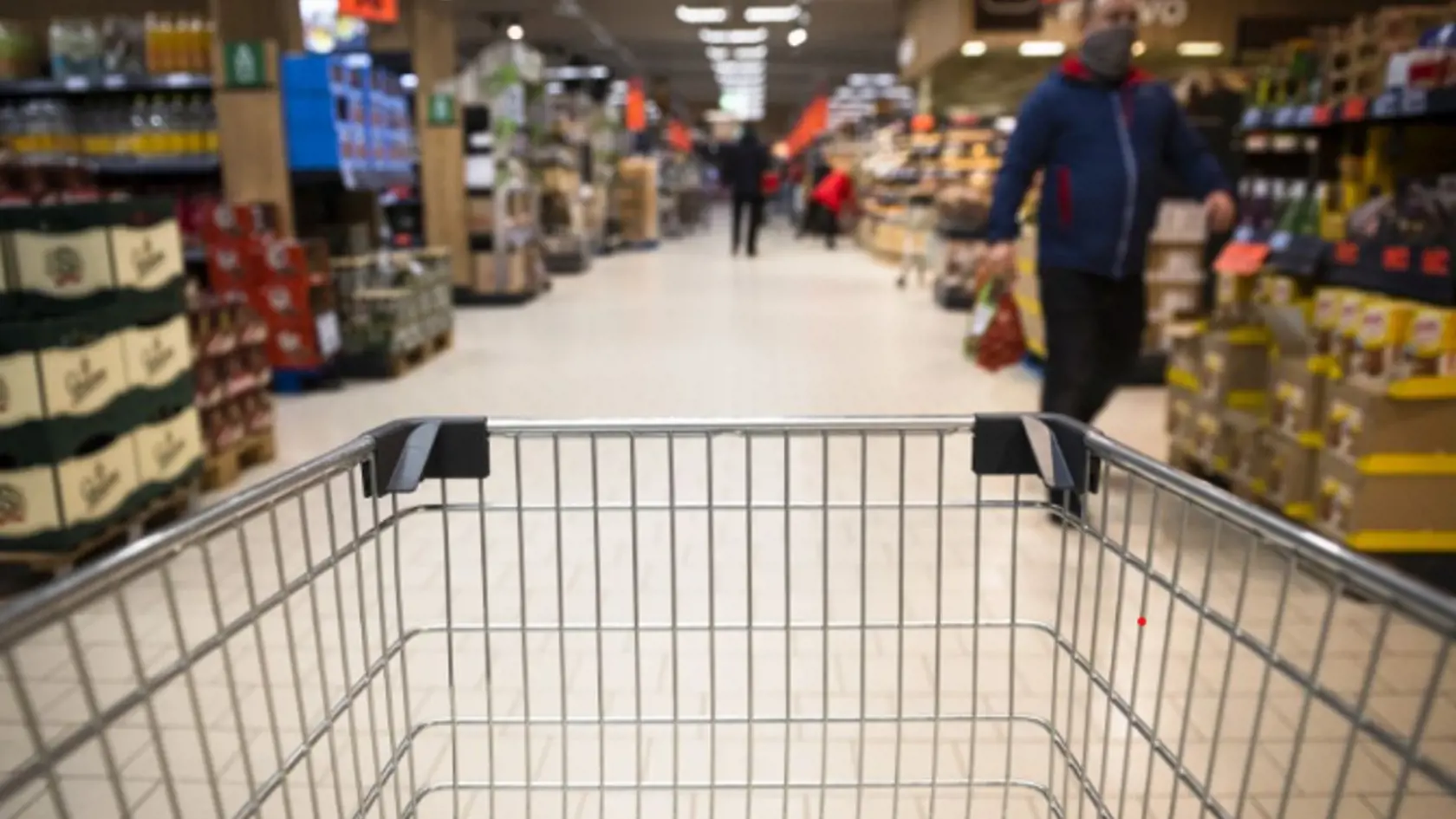 Zákaz nedeľného predaja by podporilo 41 % populácie. Z tých, ktorých sa to priamo týka, by ho podporila viac ako tretina (35 percent).