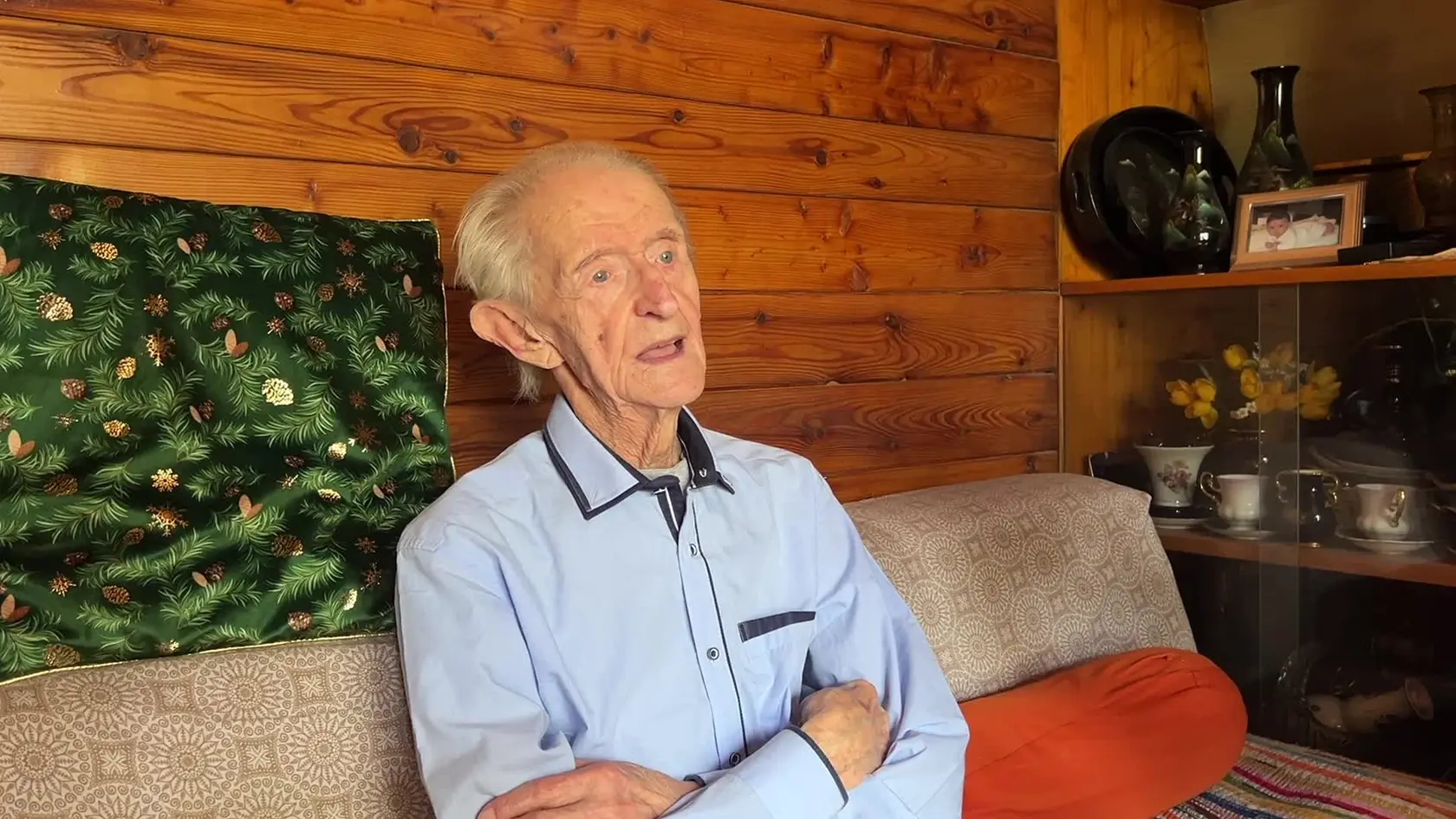 Len pred časom ukončil po dlhých rokoch svoju prax, no priznáva, že už teraz mu chýbajú jeho pacienti. Karol Mika (97) je najdlhšie slúžiacim lekárom na Slovensku a svoju celoživotnú prácu vníma ako poslanie.