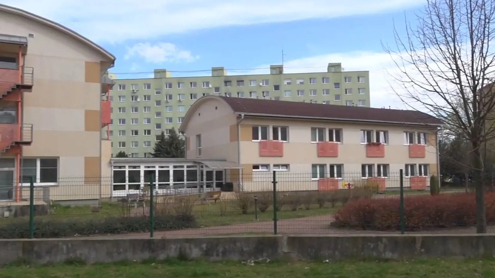 Podľa svedkov sa v seniorcentre na ulici M. Rázusa v Prievidzi mali diať hrozné veci.