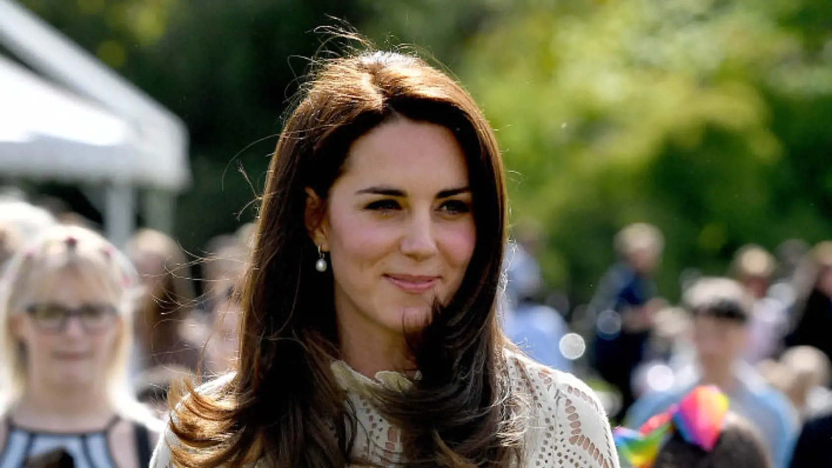 LONDON, UNITED KINGDOM - MAY 13: Catherine, Duchess of Cambridge is seen as they host a tea party in the grounds of Buckingham Palace to honour the children of those who have died serving in the armed forces on May 13, 2017 in London, England. (Photo by Andrew Parsons - WPA Pool/Getty Images)