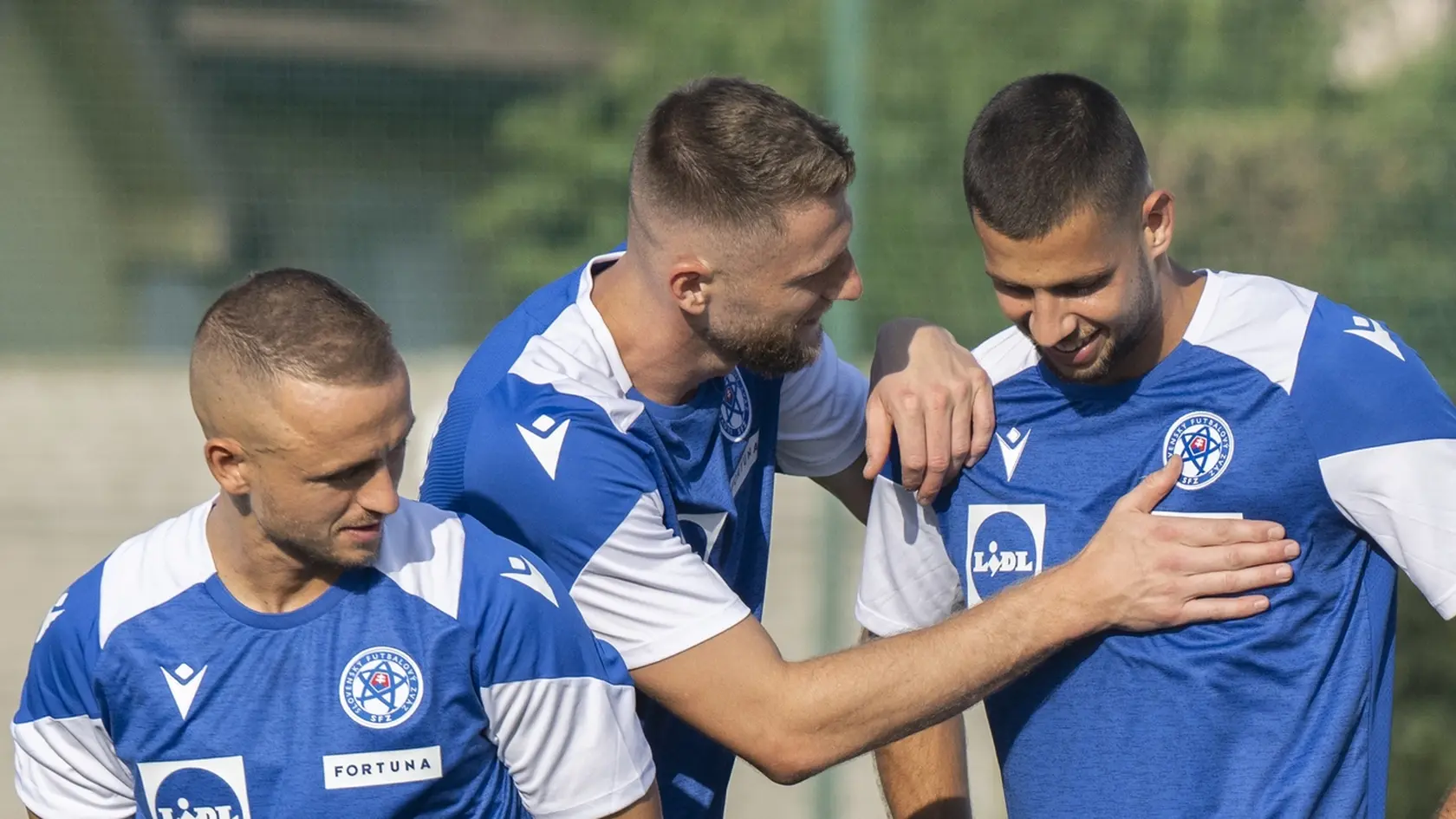 Futbaloví reprezentanti Stanislav Lobotka, Milan Škriniar a Dávid Hancko sú traja najdrahší Slováci. Koľko miliónov eur za nich platili ich kluby?