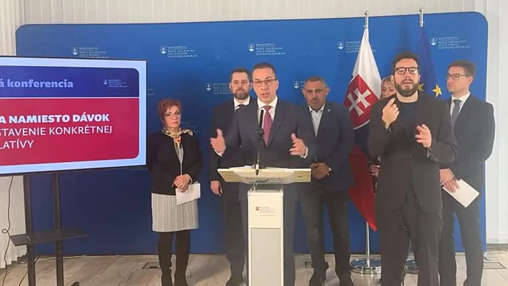 AKTUÁLNE Ministerstvo práce o krátenie sociálnych dávok: PRÍDETE o dávku v hmotne núdzi