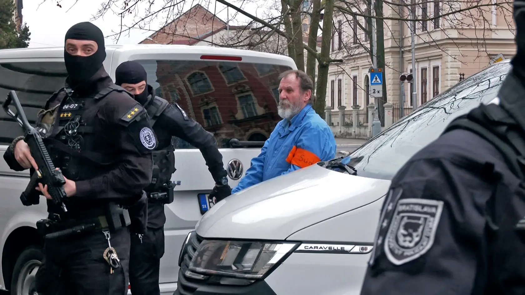 Juraj Cintula, ktorý 15. mája 2024 spáchal atentát na premiéra Roberta Fica, bude aj naďalej stíhaný väzobne. Rozhodol o tom Špecializovaný trestný súd v Banskej Bystrici na svojom neverejnom zasadnutí.