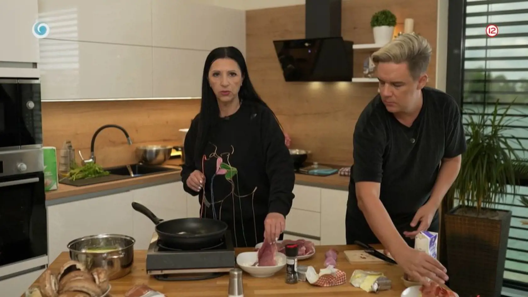 Nora Kabrheľová v šou Bez servítky.