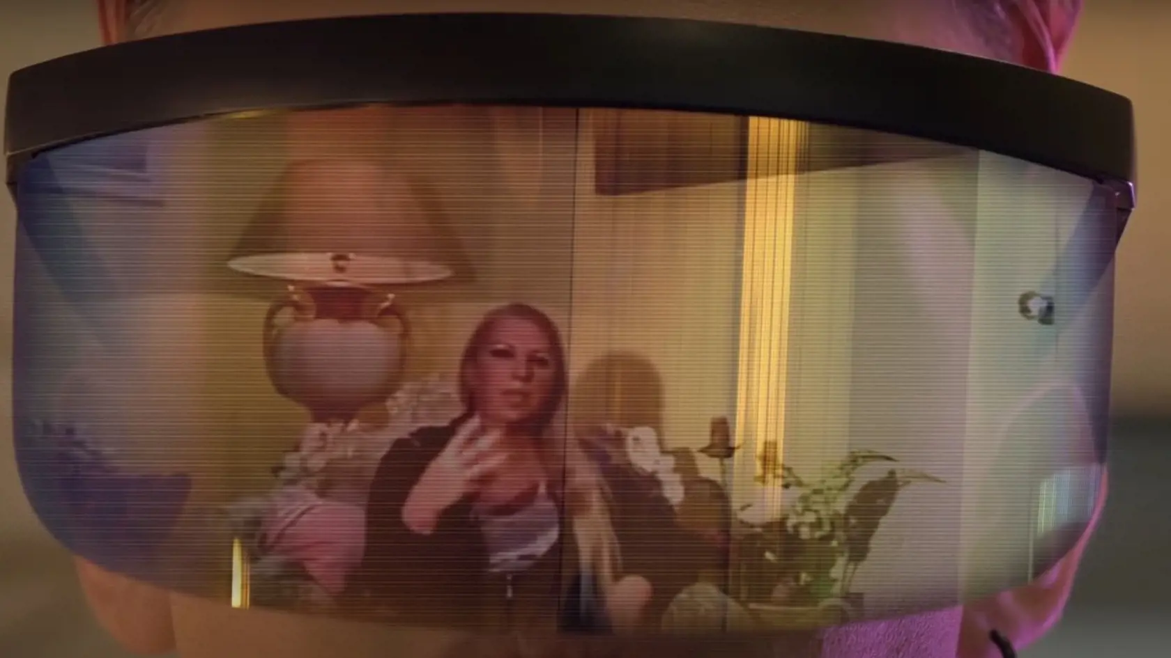 Videoklip LGBTI influencera Slaytiiina a Nory Mojsejovej.