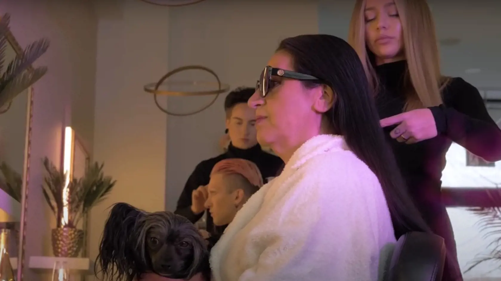 Videoklip LGBTI influencera Slaytiiina a Nory Mojsejovej.