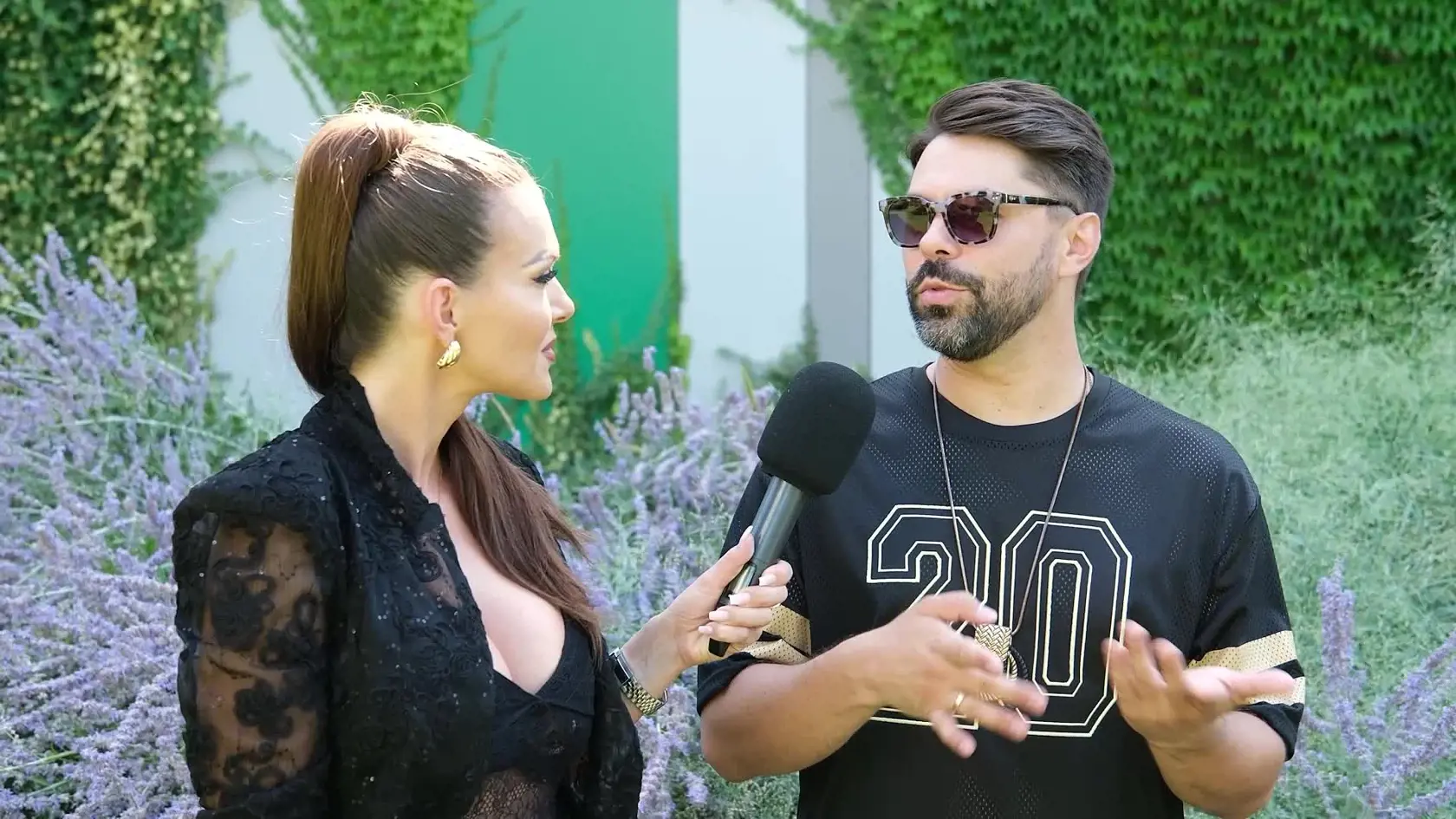 Sledujete hitparádu najnovšej a najlepšej slovenskej hudby Top 10 s Martinou Schindlerovou.