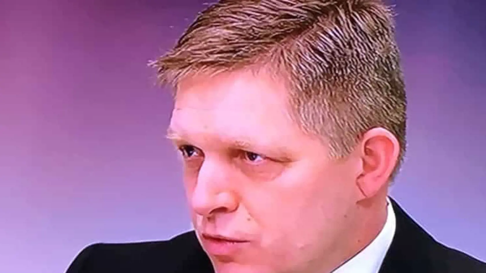 „Mám pocit, že v zostavovaní vlády nastal posun. Pokiaľ nebude podpísaná koaličná zmluva neplatí nič. Musí sa aspoň niečo podariť do stredy.“ Robert Fico o zostavení vlády.