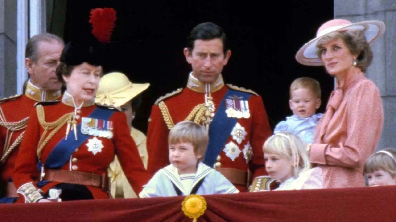 Kráľovná Alžbeta, Lady Diana