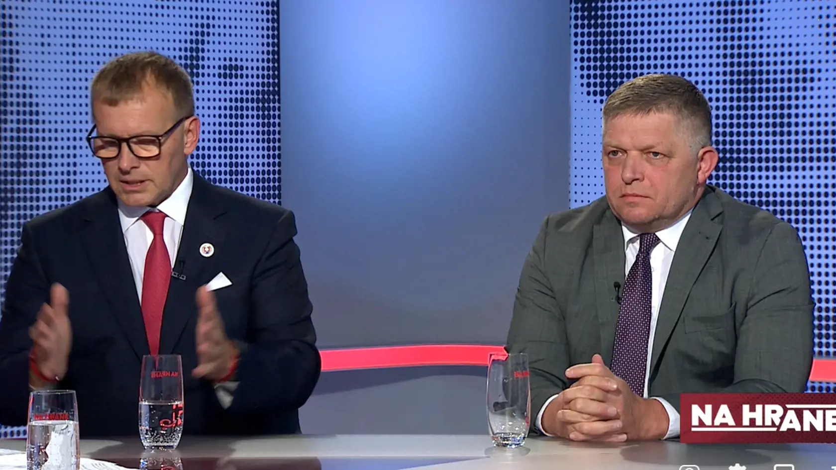 Predseda parlamentu Boris Kollár (Sme rodina) a šéf Smeru-SD Robert Fico v relácii TV JOJ Na hrane. 