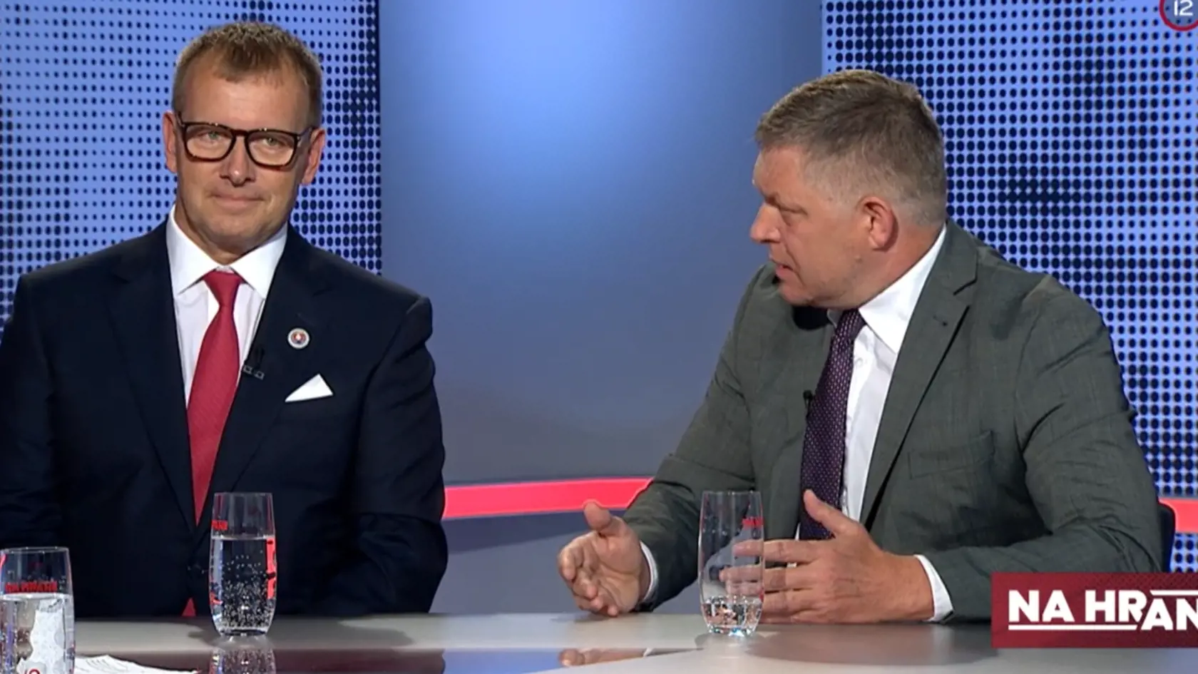 Predseda parlamentu Boris Kollár (Sme rodina) a šéf Smeru-SD Robert Fico v relácii TV JOJ Na hrane. 
