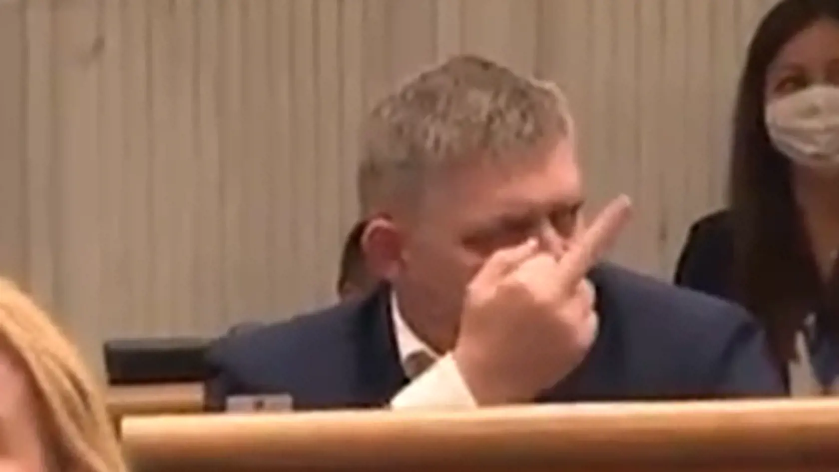 Šéf Smeru Robert Fico podáva trestné oznámenie. Zároveň je známy tým, že každému, väčšinou opozícii dá jasne najavo, čo si o nich myslsí.