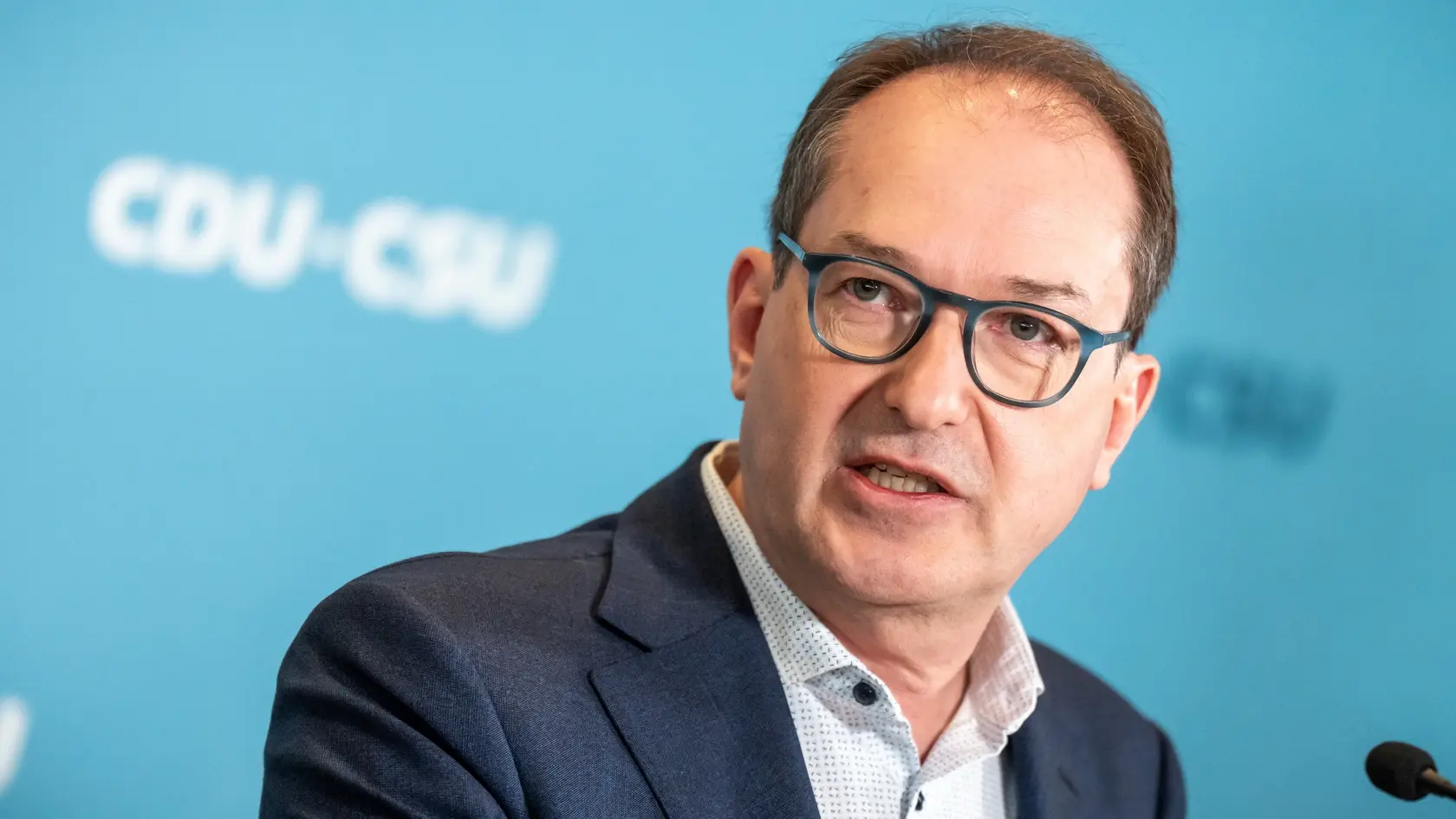 Nemecký minister vnútra Alexander Dobrindt z bavorskej Kresťanskosociálnej únie (CSU)