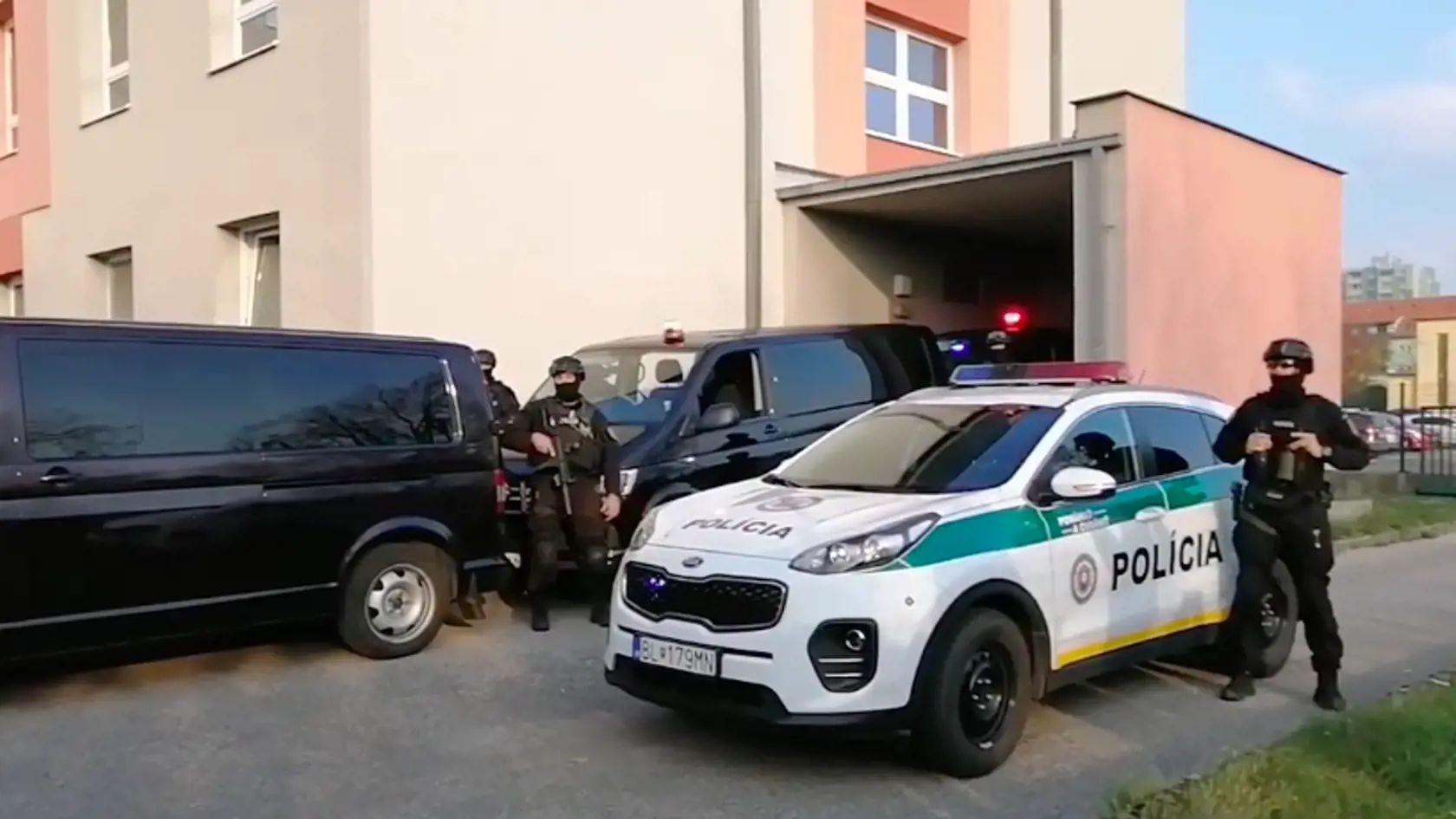 Prevoz exšéfa polície Tibora Gašpara na Špecializovaný trestný súd v Pezinku, kde sudca v nedeľu 8. novembra 2020 rozhodol o jeho vzatí do väzby.