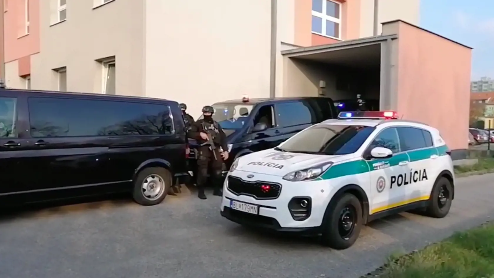 Prevoz exšéfa polície Tibora Gašpara na Špecializovaný trestný súd v Pezinku, kde sudca v nedeľu 8. novembra 2020 rozhodol o jeho vzatí do väzby.