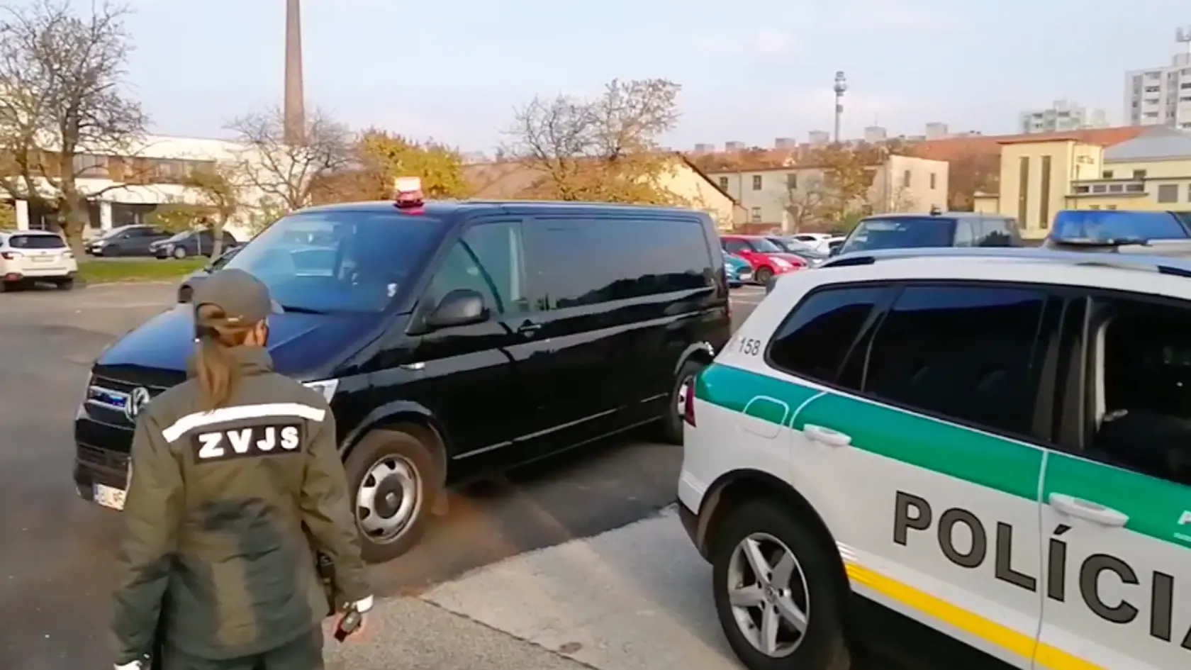 Prevoz exšéfa polície Tibora Gašpara na Špecializovaný trestný súd v Pezinku, kde sudca v nedeľu 8. novembra 2020 rozhodol o jeho vzatí do väzby.