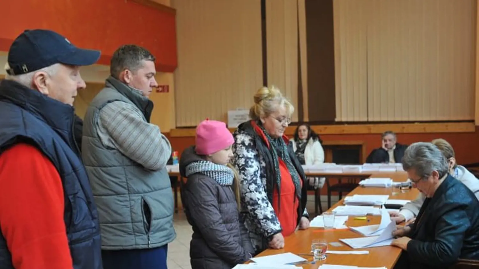 Slováci nie sú na sto percent spokojní s krokmi nimi zvolených politických strán pri zostavovaní vlády.