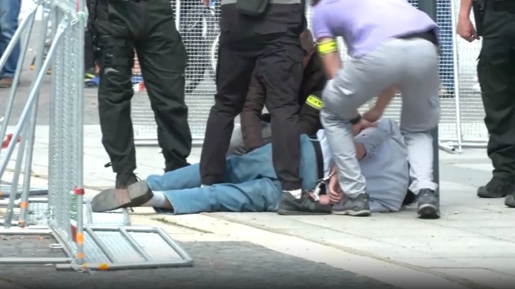 Zábery spacifikovaného útočníka Jozefa C. z Levíc.