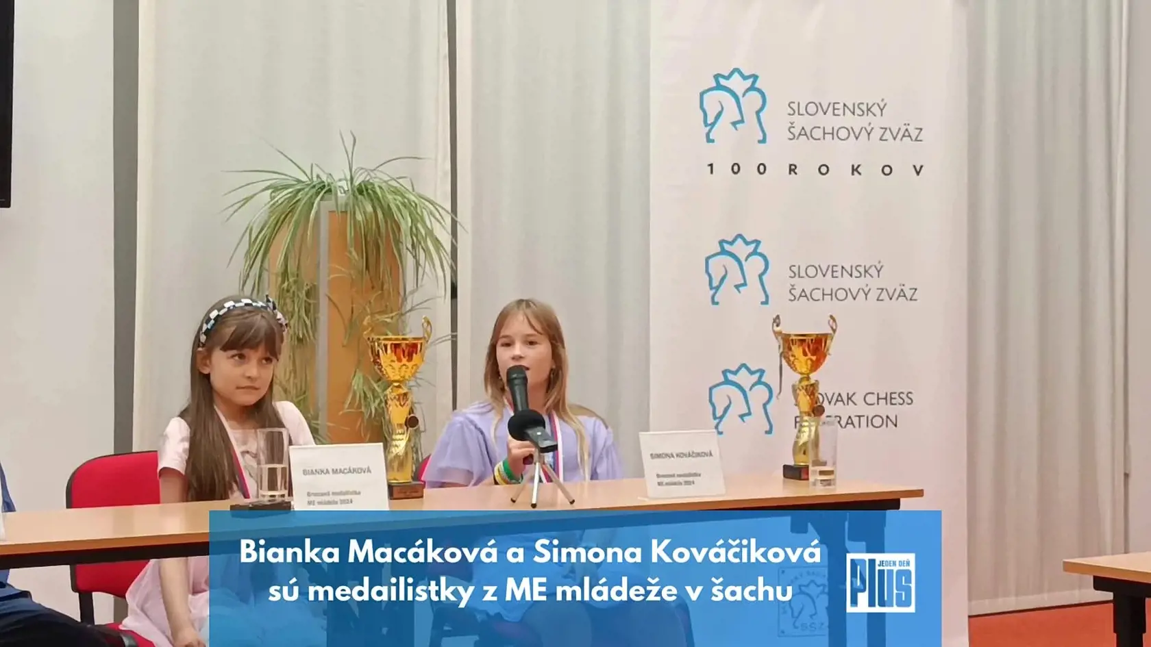 Bianka Macáková a Simona Kováčiková sú medailistky z ME mládeže v šachu