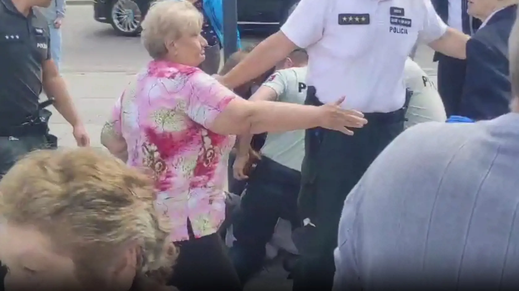Zábery spacifikovaného útočníka Jozefa C. z Levíc.