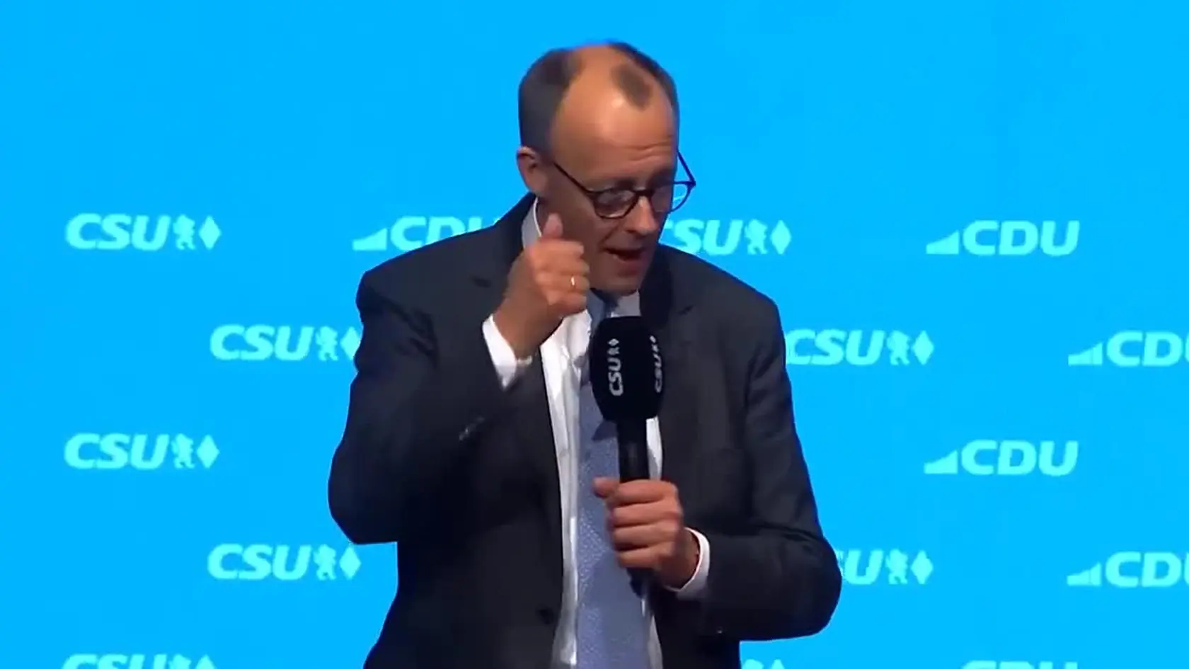 Líder nemeckých kresťanských demokratov Friedrich Merz vyzval v nedeľu na čo najskoršie vytvorenie novej vlády po tom, ako prognózy ukázali víťazstvo jeho konzervatívnej únie CDU/CSU v parlamentných voľbách.
