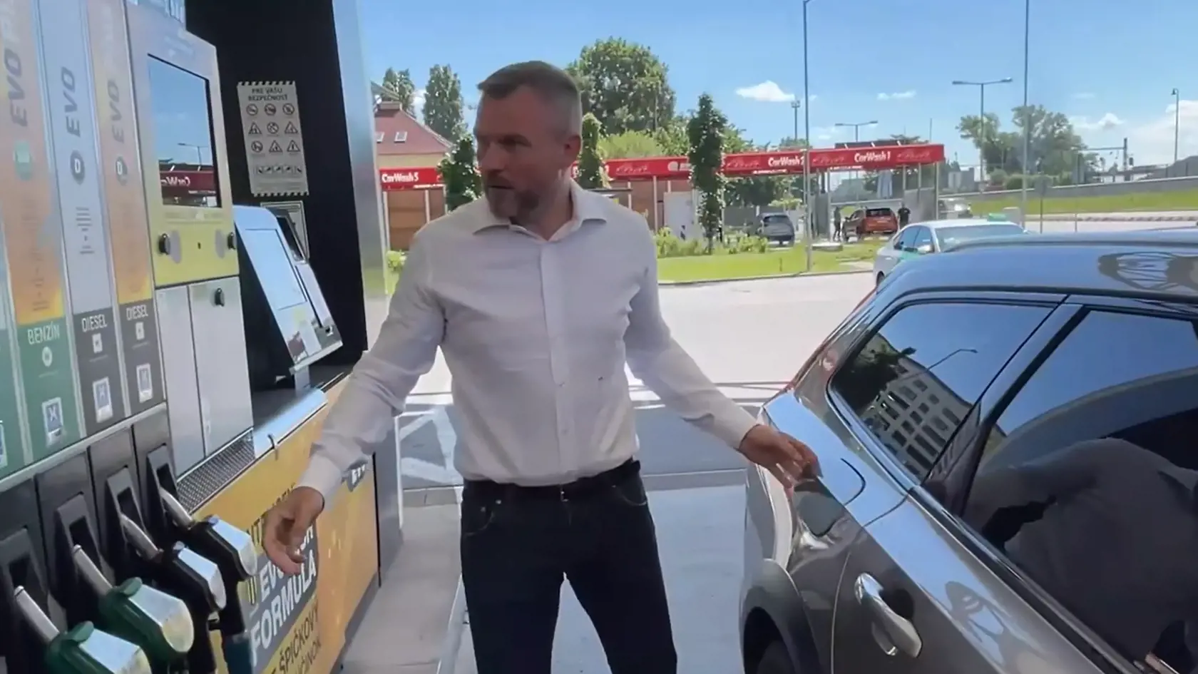 Peter Pellegrini - predseda mimoparlamentnej strany Hlas-SD