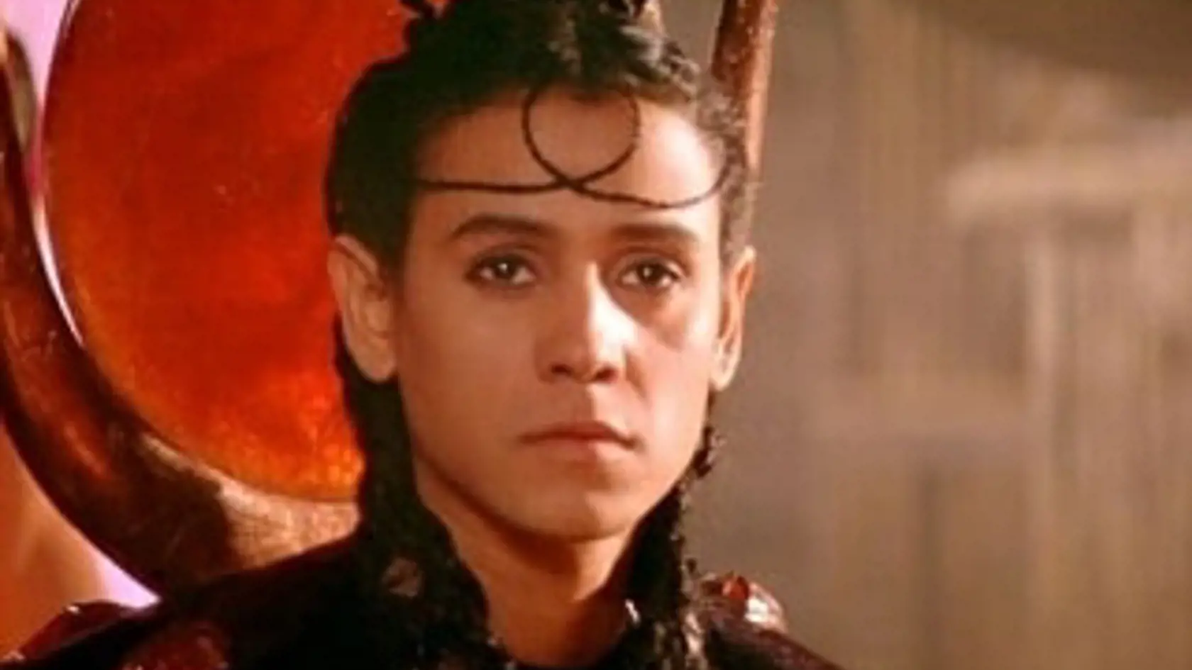 Jaye Davidson vo filme Hviezdna brána