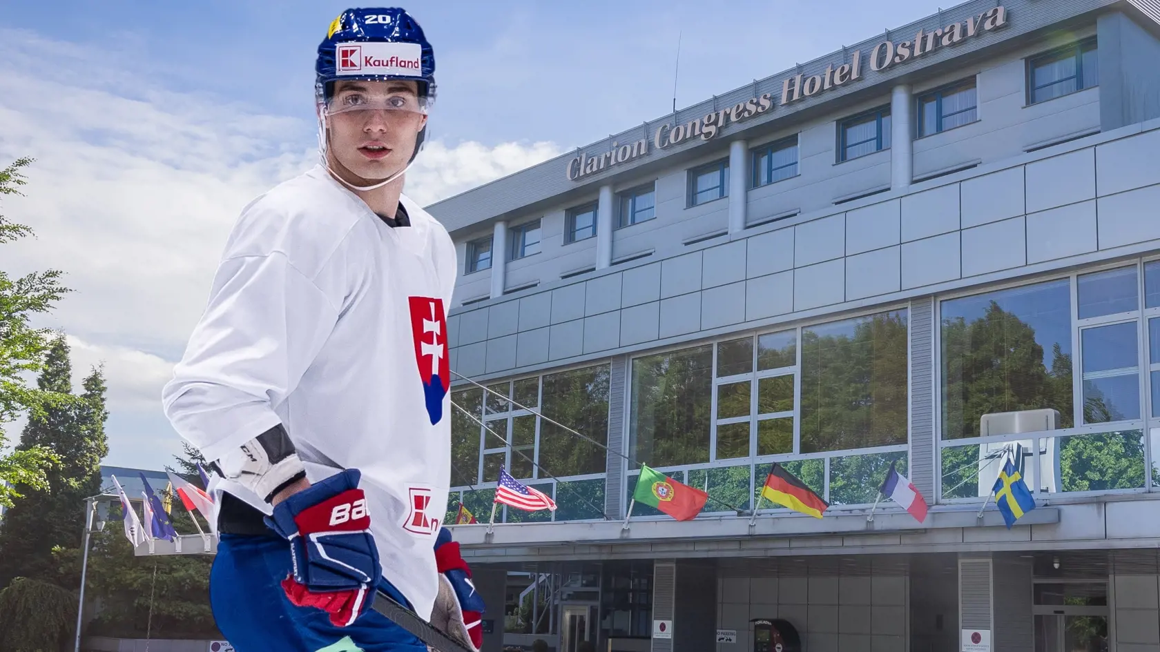 Slovenskí hokejisti bývajú v Ostrave na skok od arény, kde hrajú svoje zápasy, no Juraj Slafkovský sa po prvej noci posťažoval na kvalitu svojej postele.