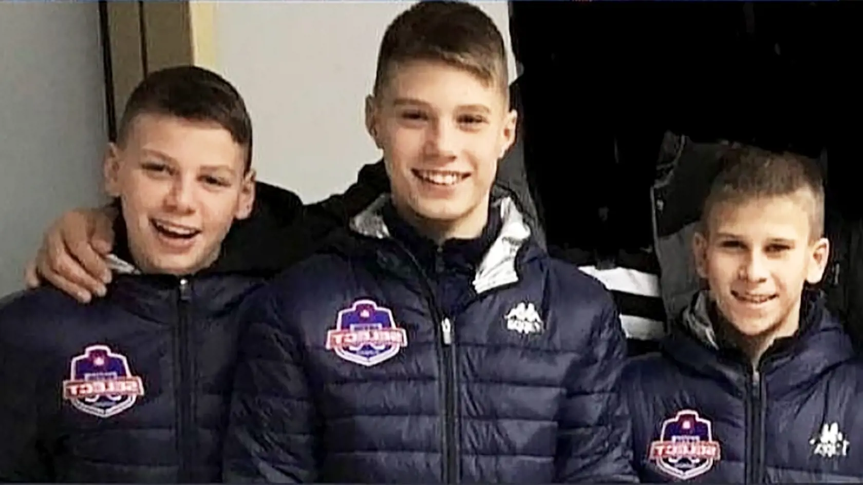 Juraj Slafkovský so Šimonom Nemcom a Filipom Mešárom.