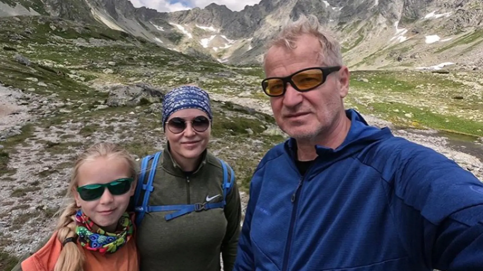 Michaela Čobejová na dovolenke v Tatrách. Na fotke s mladšou dcérou Táňou a manželom Ivanom.
