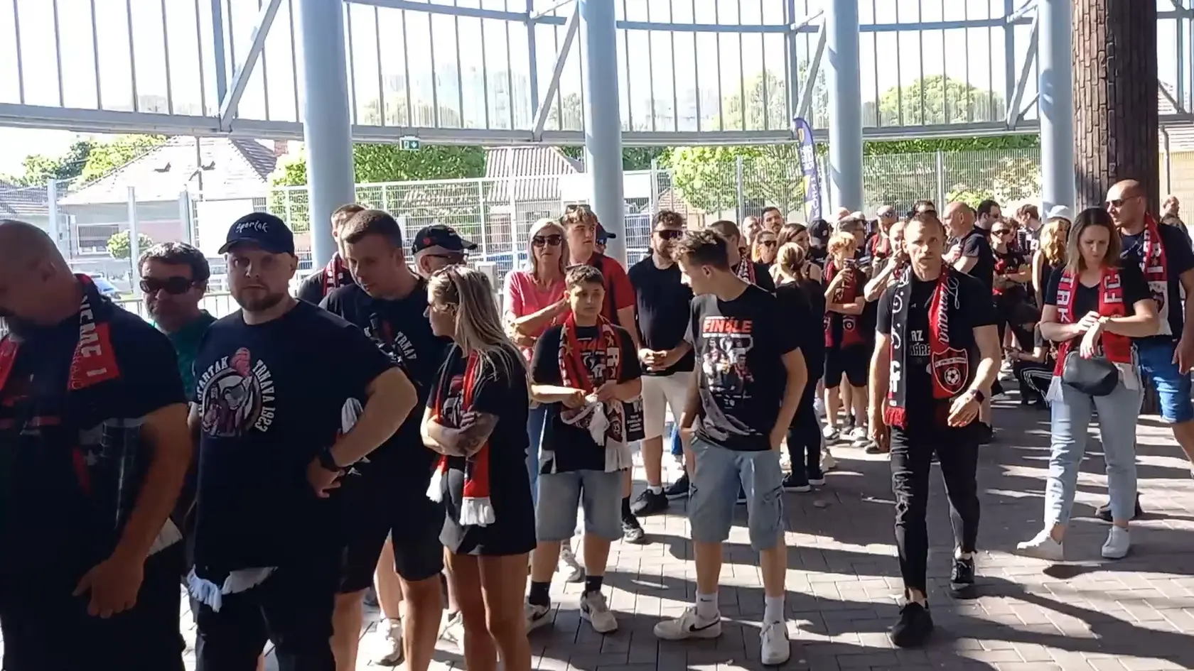 Bufety v Dunajskej Strede počas finále Slovenského pohára nestíhali hlavne v trnavskom sektore.