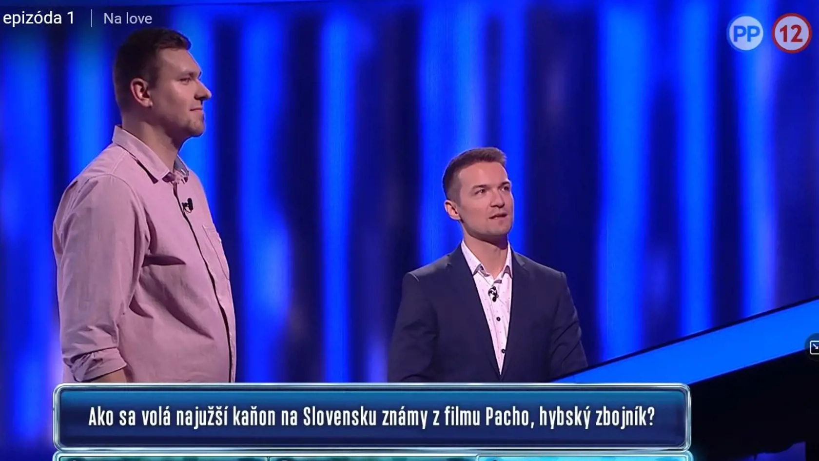 Viktor vyzeral pri Matejovi ako trpaslík.